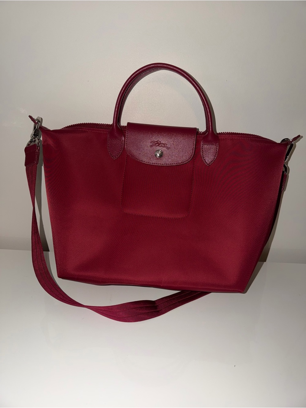 Deep red Longchamp Le Pliage Néo large Top Handle Bag